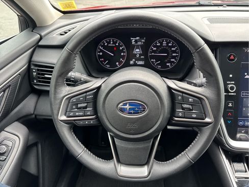 Used 2024 Subaru Outback Premium AWD/4WD image 11