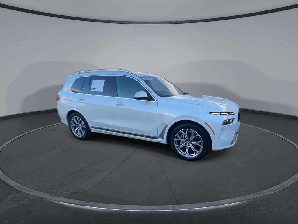 Used 2026 BMW X7 xDrive40i AWD/4WD image 2