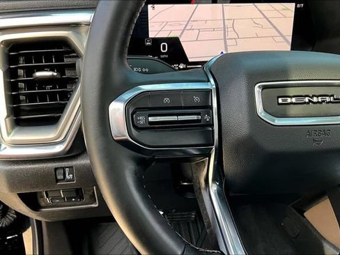 Used 2024 GMC Canyon Denali AWD/4WD image 12