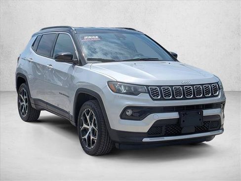 Used 2024 Jeep Compass Limited AWD/4WD image 3