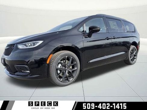 New 2026 Chrysler Pacifica Select w/ S Appearance Package image 1