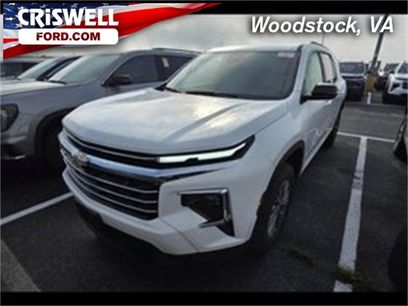 Used 2025 Chevrolet Traverse LT