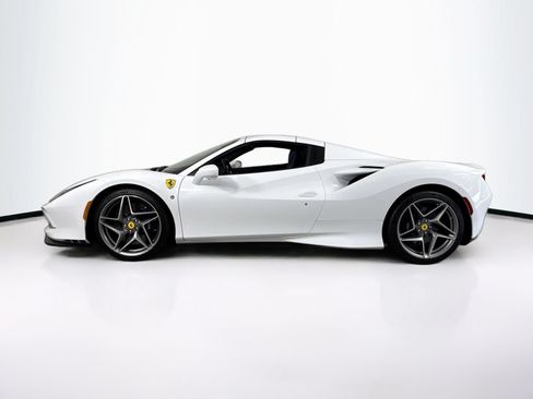 Certified 2022 Ferrari F8 Tributo RWD image 4