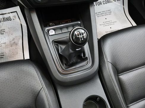 Used 2017 Volkswagen Jetta SE FWD image 31