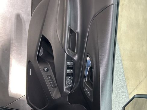 Used 2024 Chevrolet Equinox Premier image 12