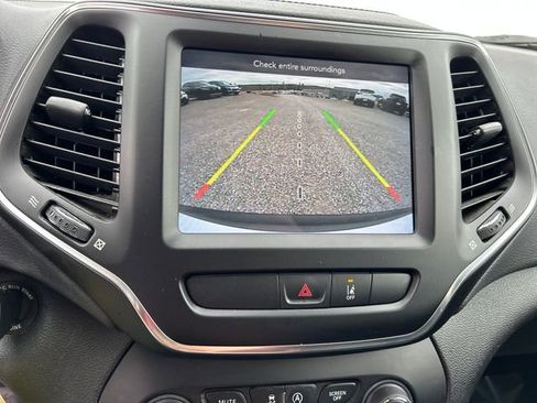 Used 2022 Jeep Cherokee Latitude w/ Trailer Tow Group image 28