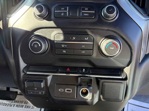 Used 2020 Chevrolet Silverado 3500 LT AWD/4WD image 22