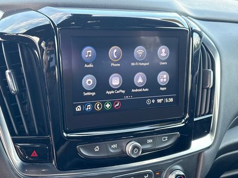 Used 2022 Chevrolet Traverse LT FWD image 17
