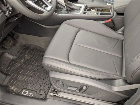 New 2025 Audi Q3 2.0T Premium image 4