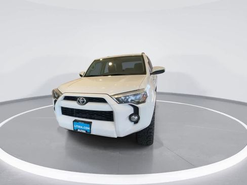 Used 2019 Toyota 4Runner SR5 AWD/4WD image 3