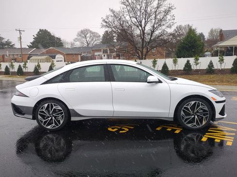 Used 2023 Hyundai Ioniq 6 SEL image 3