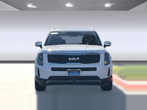 Used 2022 Kia Telluride S image 5