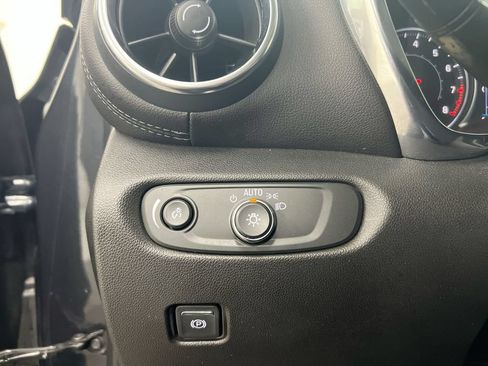 Used 2021 Chevrolet Blazer LT FWD image 18