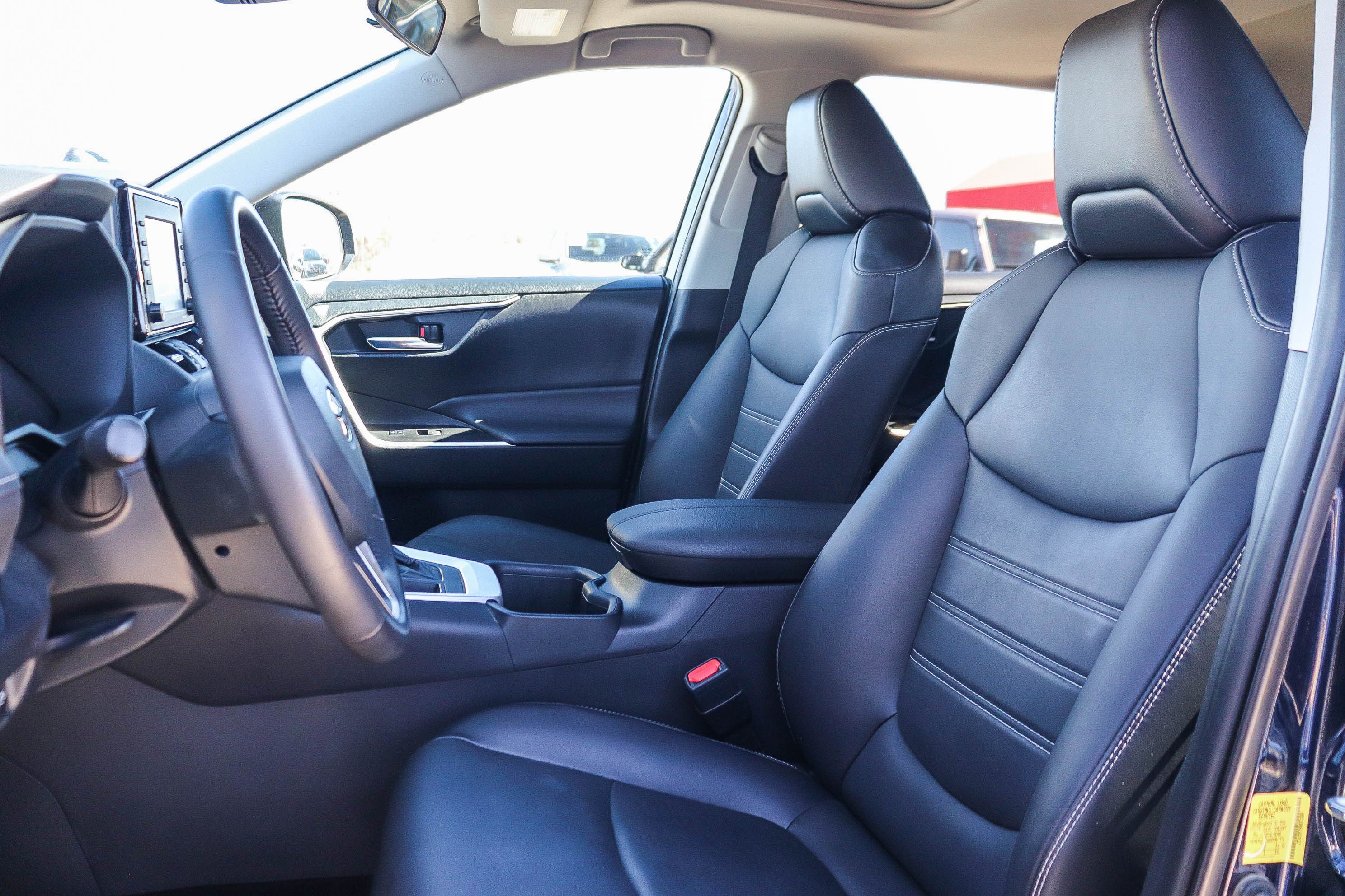 Certified 2022 Toyota RAV4 XLE Premium AWD/4WD image 18