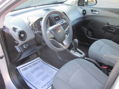Used 2014 Chevrolet Sonic LS image 9
