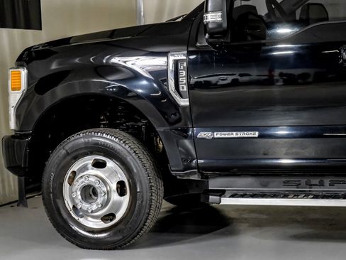 Used 2022 Ford F350 XLT w/ XLT Premium Package image 12