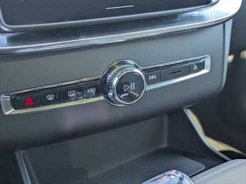 New 2026 Volvo XC90 B6 Core AWD/4WD image 7
