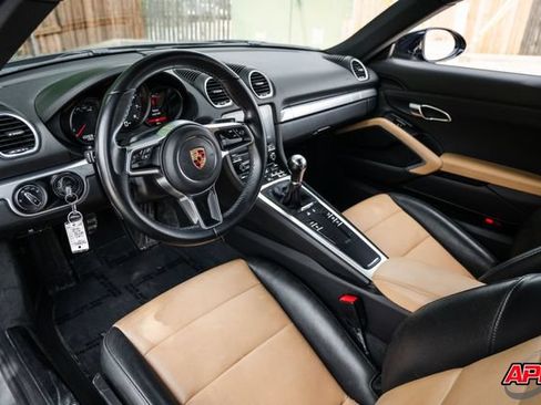 Used 2018 Porsche 718 Cayman RWD image 2