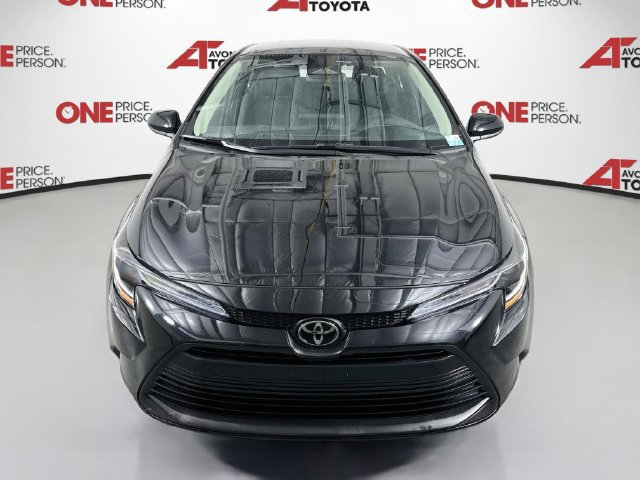 Certified 2025 Toyota Corolla LE FWD image 3