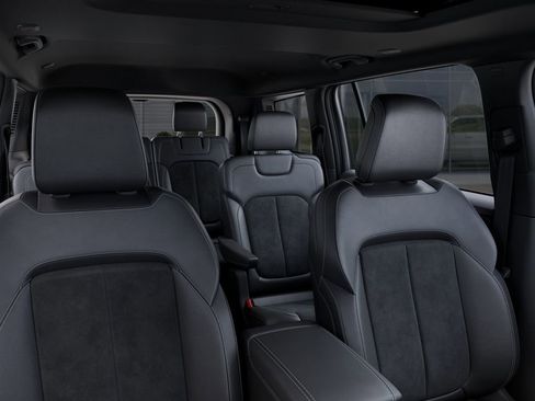 New 2025 Jeep Grand Cherokee L Altitude image 27