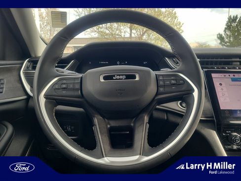 Used 2023 Jeep Grand Cherokee L Limited image 9