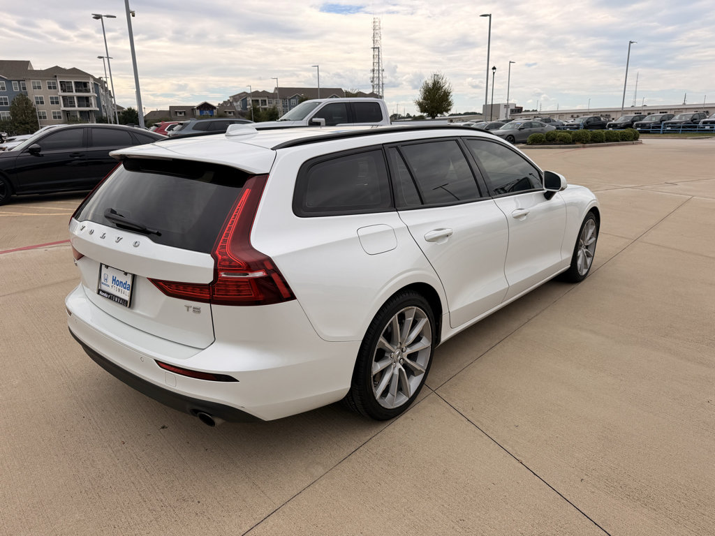Used 2020 Volvo V60 T5 Momentum FWD image 8