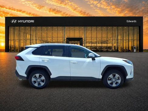 Used 2024 Toyota RAV4 XLE AWD/4WD image 6