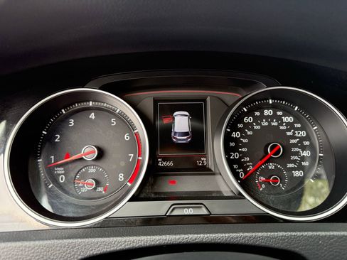 Used 2019 Volkswagen GTI 4-Door image 12