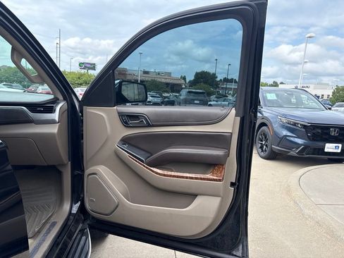 Used 2016 Chevrolet Suburban LTZ AWD/4WD image 26