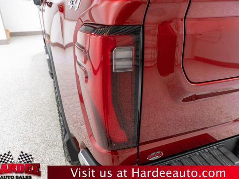 Used 2025 GMC Sierra 2500 SLT w/ SLT Premium Package AWD/4WD image 9