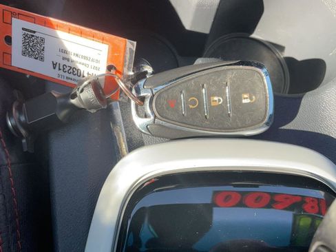 Used 2021 Chevrolet Bolt Premier w/ Infotainment Package image 21