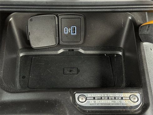 Used 2023 Ford Bronco Badlands image 18