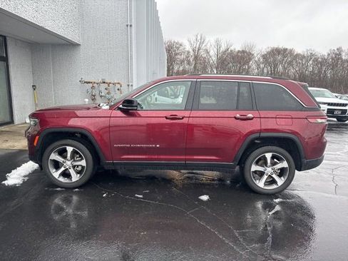 Used 2023 Jeep Grand Cherokee Limited w/ Trailer Tow Prep Group (B) image 5