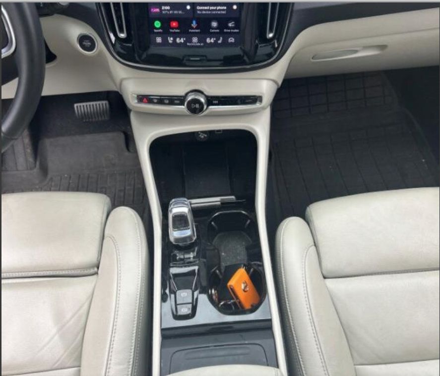 Used 2023 Volvo XC40 B5 Plus w/ Protection Package Premier AWD/4WD image 7