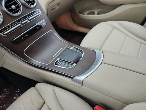 Certified 2022 Mercedes-Benz GLC 300 image 11