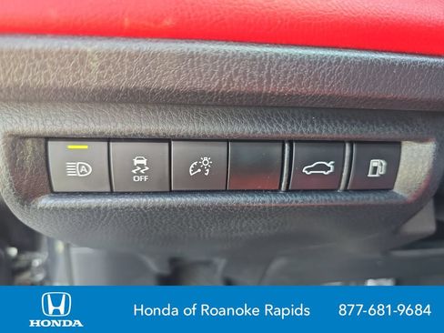 Used 2025 Toyota Camry XSE FWD image 29