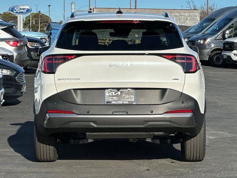 New 2026 Kia Sportage EX image 5