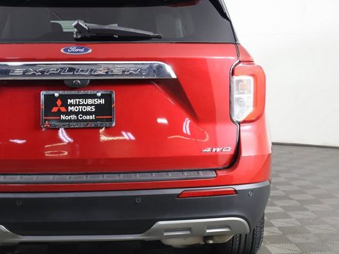 Used 2022 Ford Explorer XLT w/ Equipment Group 202A image 15