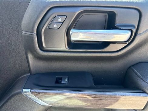 Used 2022 Chevrolet Silverado 1500 LTZ AWD/4WD image 40