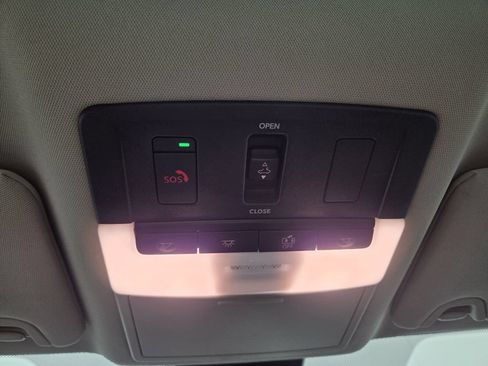 Used 2024 Nissan Altima 2.5 SV w/ SV Premium Package FWD image 15