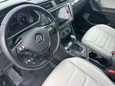Used 2018 Volkswagen Tiguan SEL Premium AWD/4WD image 10