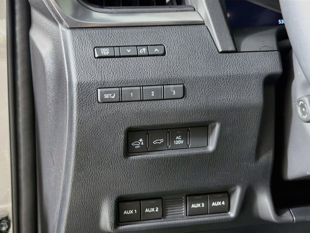 Used 2026 Lexus GX 550 w/ Accessory Package (CT) AWD/4WD image 10
