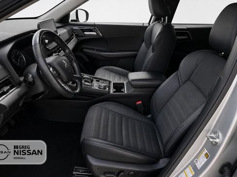 Used 2023 Mitsubishi Outlander SE AWD/4WD image 7