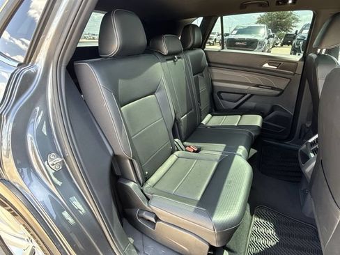 Used 2023 Volkswagen Atlas Cross Sport SE FWD image 31