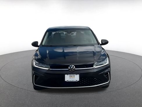 Used 2025 Volkswagen Jetta SE image 4