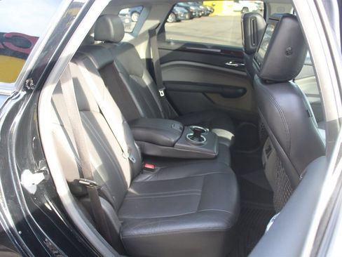 Used 2011 Cadillac SRX Luxury image 16
