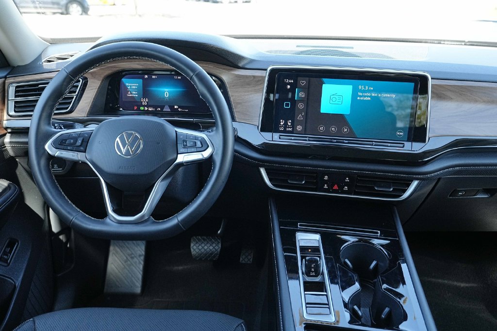 Used 2026 Volkswagen Atlas SE AWD/4WD image 31