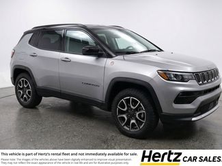Used 2025 Jeep Compass Trailhawk AWD/4WD video 1