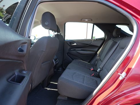 Used 2018 Chevrolet Equinox LT AWD/4WD image 18