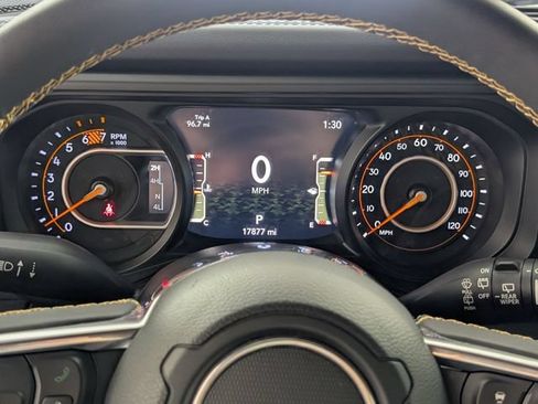 Used 2024 Jeep Wrangler Unlimited Sahara w/ Technology Group AWD/4WD image 17